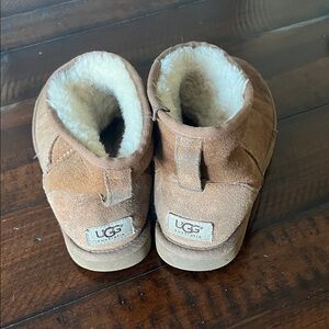 UGG Size US 6